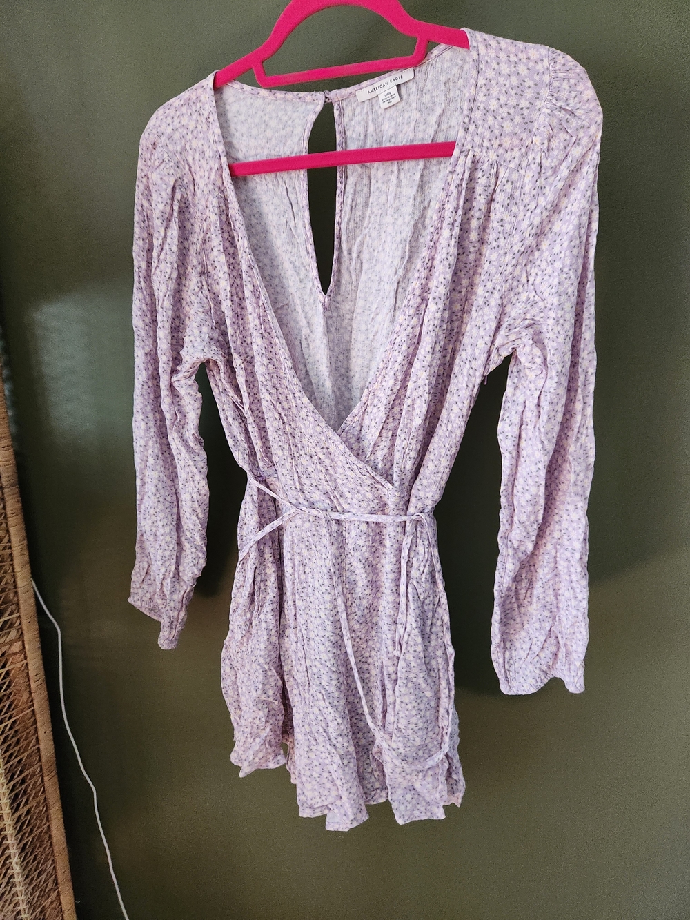American Eagle Romper with long Sleeves - Lilac and White flowers Size Large